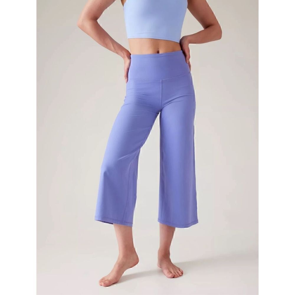 Athleta M Elation Wide leg Crop Pants Purple Size Medium Yoga Pants NEW